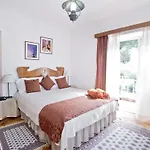 Casa Shanti Niketan Гостевой дом Эшторил