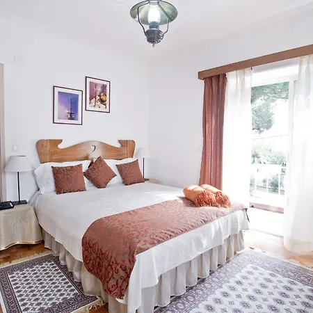 Casa Shanti Niketan Pensión Estoril
