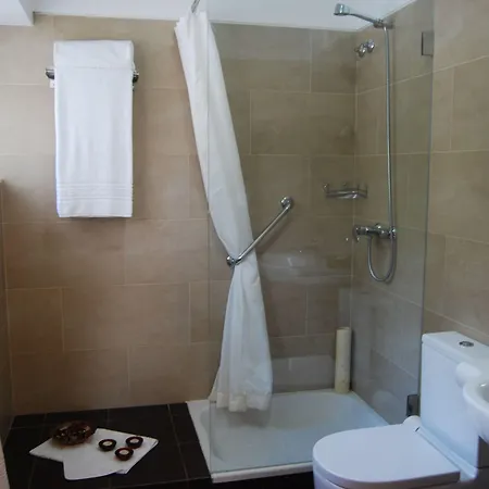 Pensión Casa Shanti Niketan 4*