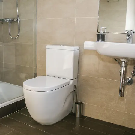Pensión Casa Shanti Niketan 4*