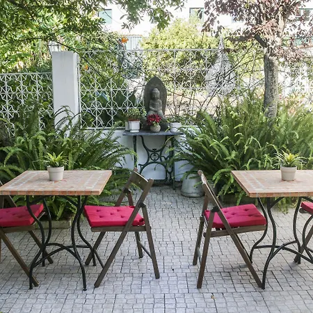 Pensión Casa Shanti Niketan 4*