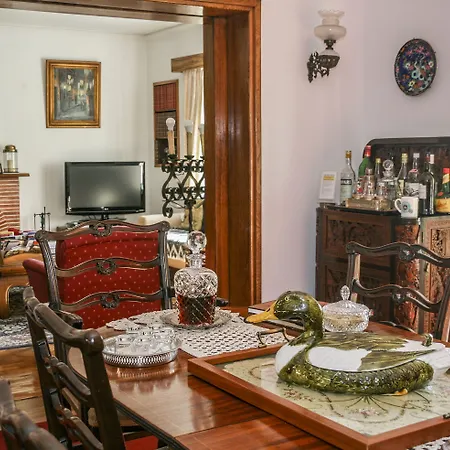 Casa Shanti Niketan Гостевой дом Эшторил