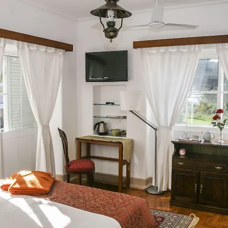 Pensión Casa Shanti Niketan 4*